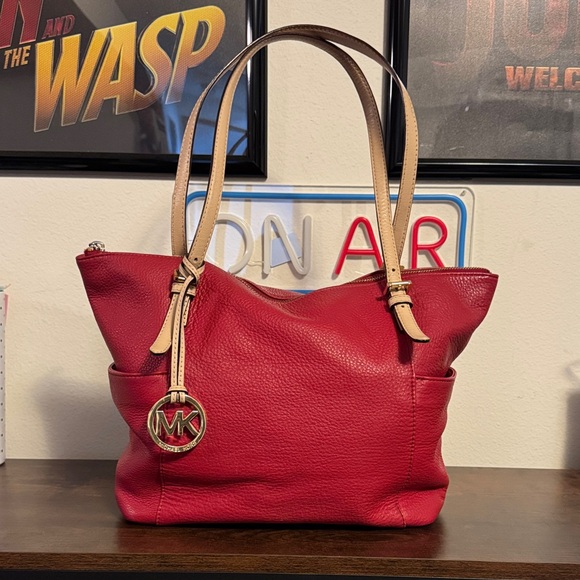 Michael Kors Red Pebbled Leather Shoulder Bag. EUC - Picture 1 of 4